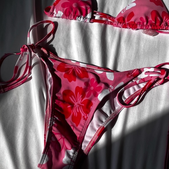 Shein - 3-Piece Pink Floral Bikini Set - Picture 3 of 10